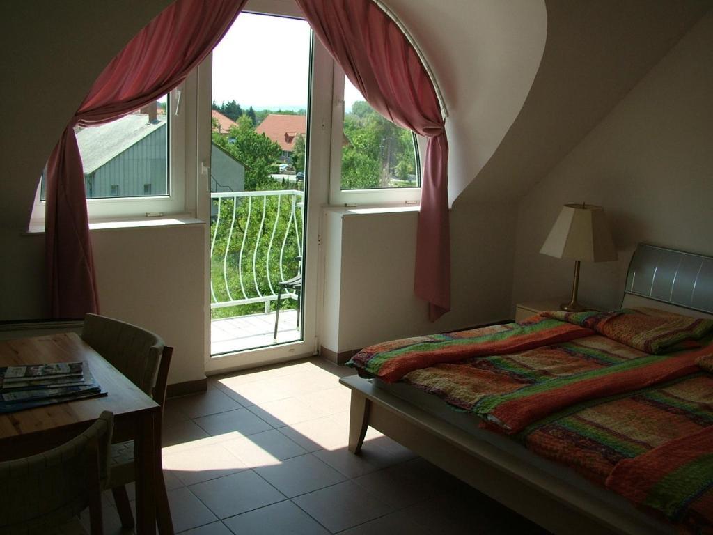 Hotel Zoldhaz Bio Panzio Gyenesdiás Pokój zdjęcie