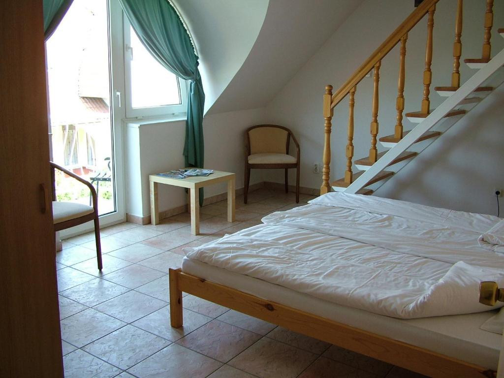 Hotel Zoldhaz Bio Panzio Gyenesdiás Pokój zdjęcie