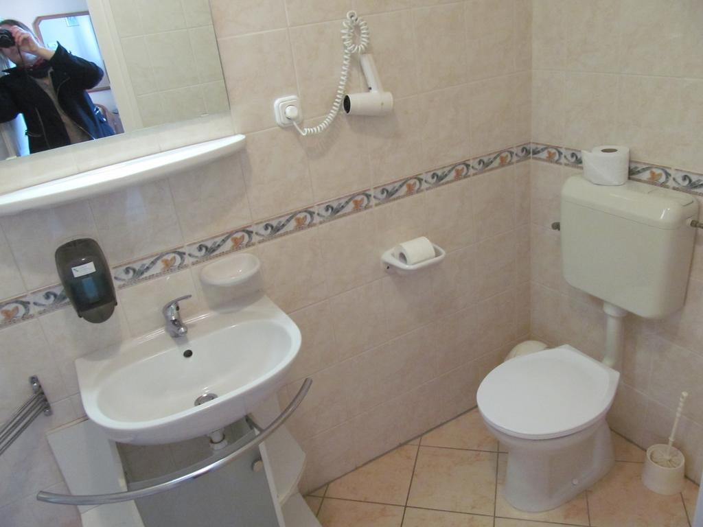 Hotel Zoldhaz Bio Panzio Gyenesdiás Zewnętrze zdjęcie